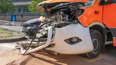 Handling Raleigh Accidents Involving Emergency Vehicles: Legal Guidelines