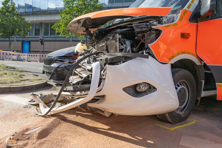Handling Raleigh Accidents Involving Emergency Vehicles: Legal Guidelines
